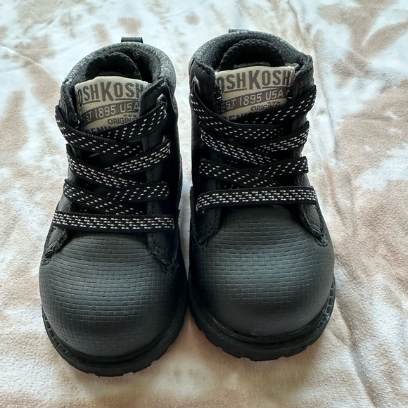 Oshkosh 4M Boots - Picture 1 of 7
